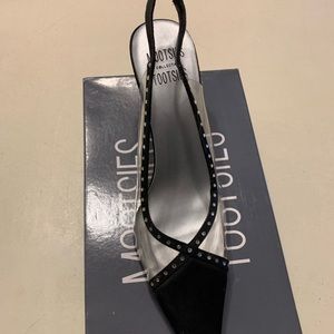 Women’s dress pump